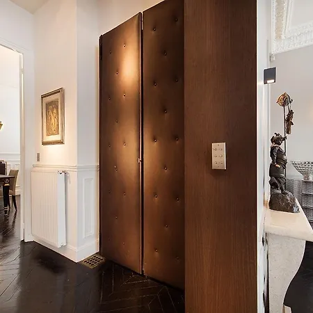 Luxury Appart Champs-elysees Paris